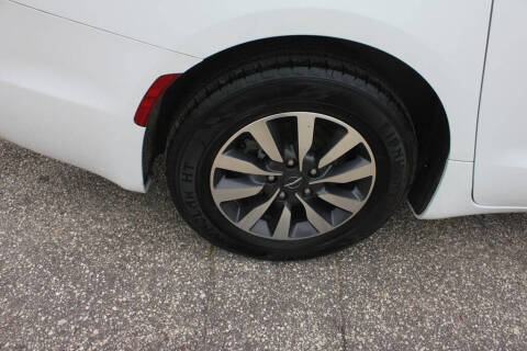 2023 Chrysler Pacifica Plug-In Hybrid Touring L