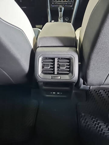 2026 Volkswagen Taos SE 4Motion