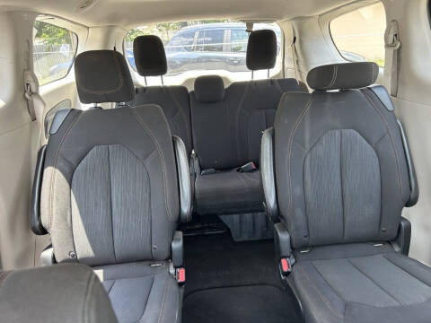 2017 Chrysler Pacifica Touring
