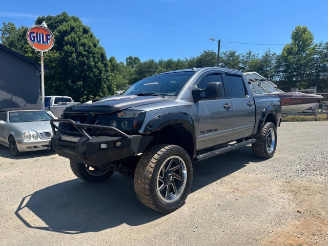 2015 Nissan Titan SV