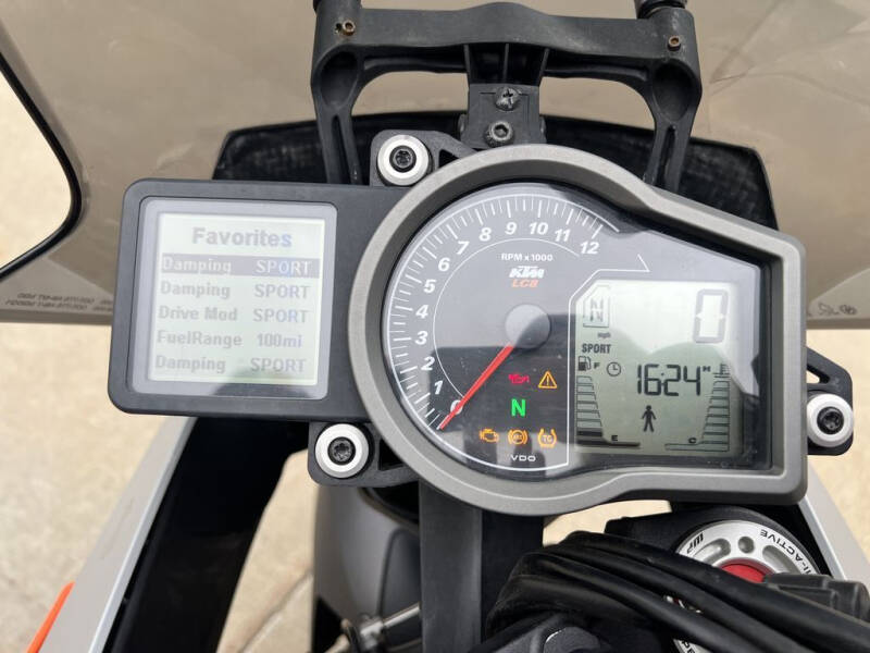 2017 KTM 1290 Super Duke GT