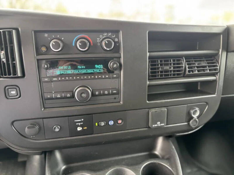 2023 Chevrolet Express 2500