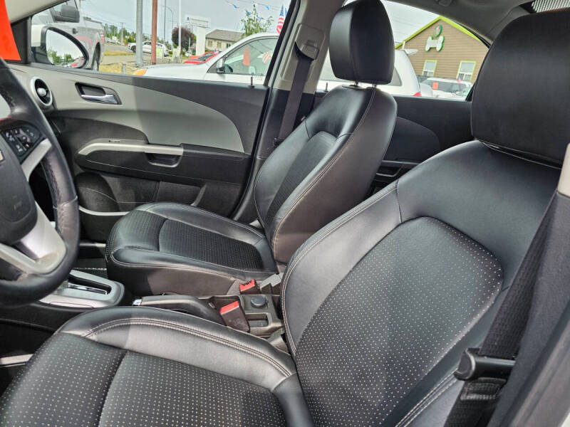 2019 Chevrolet Sonic Premier Auto
