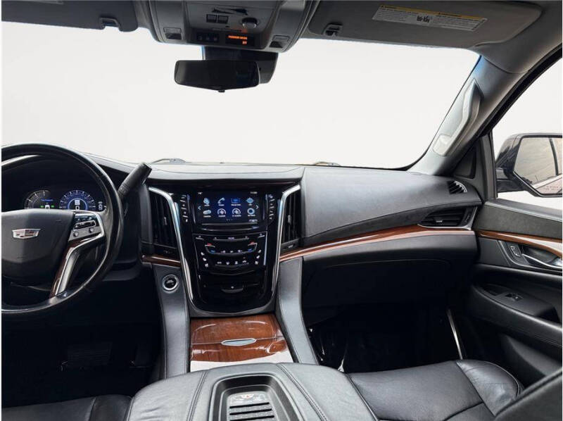 2018 Cadillac Escalade ESV Premium Luxury