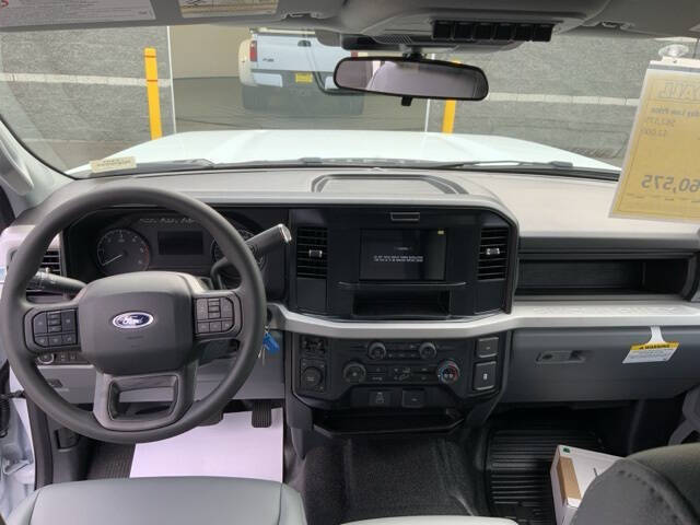 2025 Ford F-350 Super Duty XL