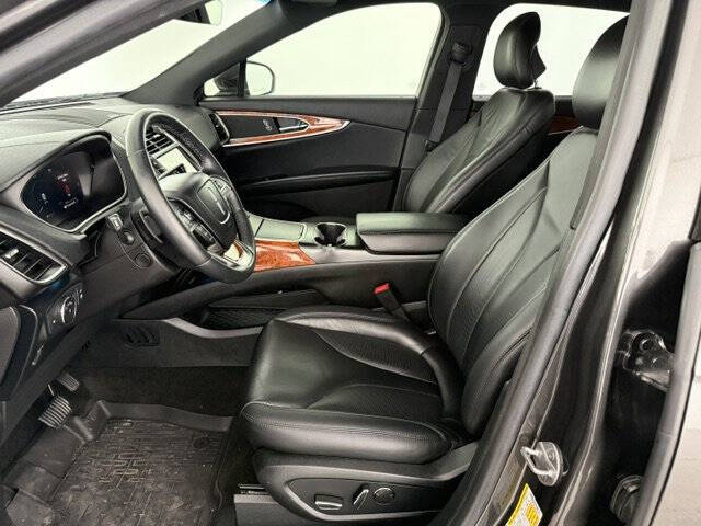 2019 Lincoln Nautilus Select