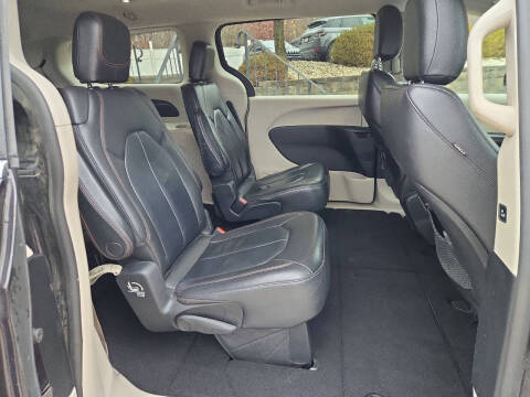 2017 Chrysler Pacifica Touring Plus