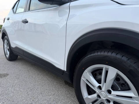 2023 Nissan Kicks S