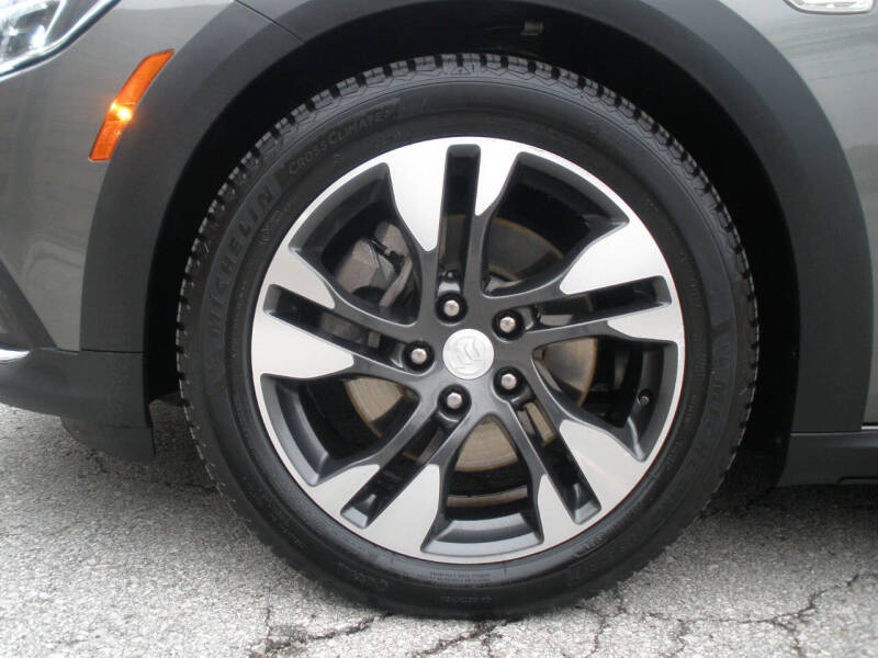 2019 Buick Regal TourX Essence