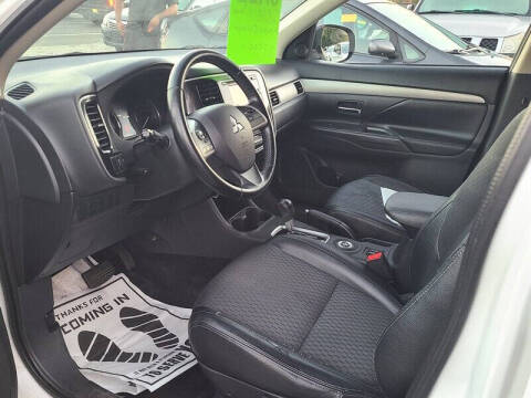 2015 Mitsubishi Outlander SE