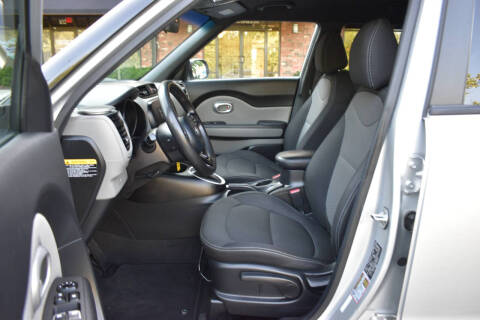 2017 Kia Soul +