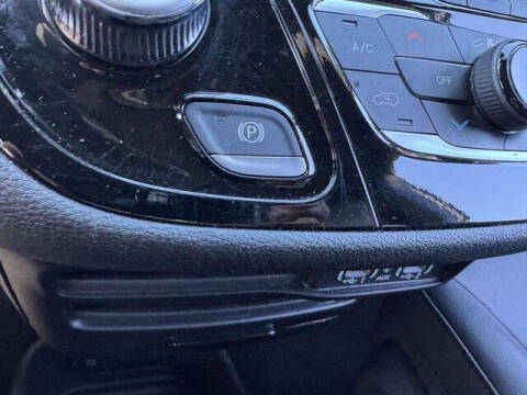 2024 Chrysler Pacifica Plug-In Hybrid Select