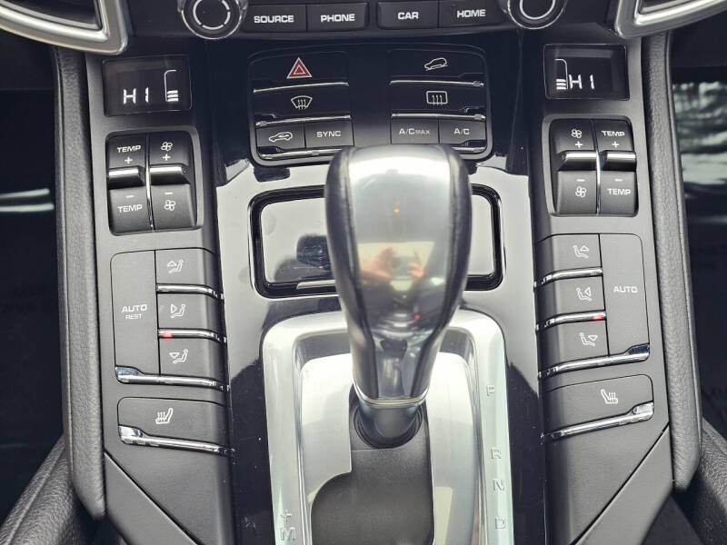 2018 Porsche Cayenne Platinum Edition