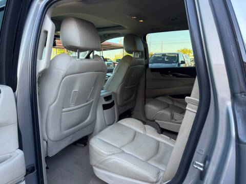 2017 Cadillac Escalade Luxury