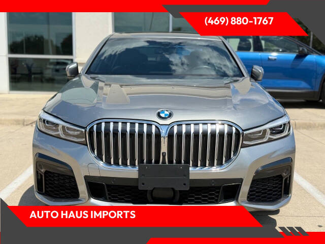 2022 BMW 7 Series 740i's photo