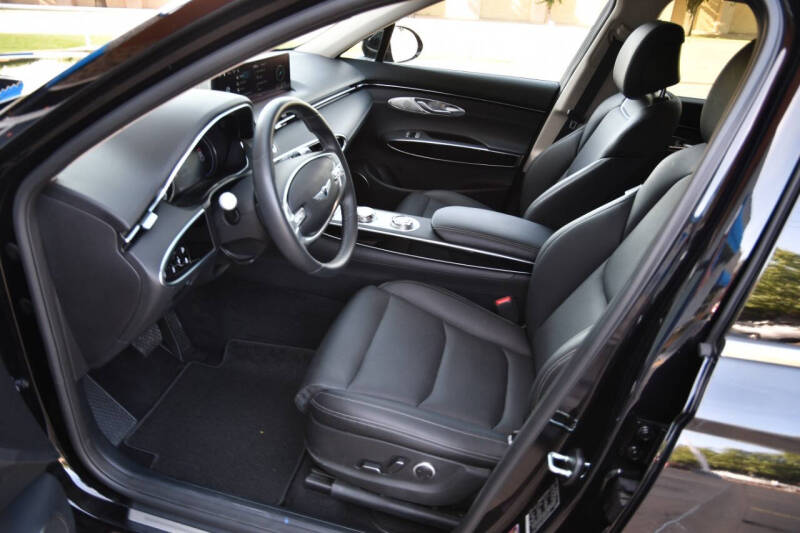 2025 Genesis GV70 2.5T Standard