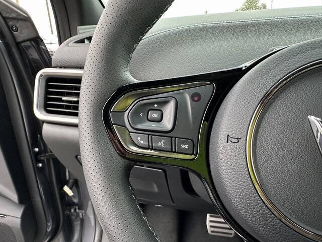 2025 VinFast VF8 Plus