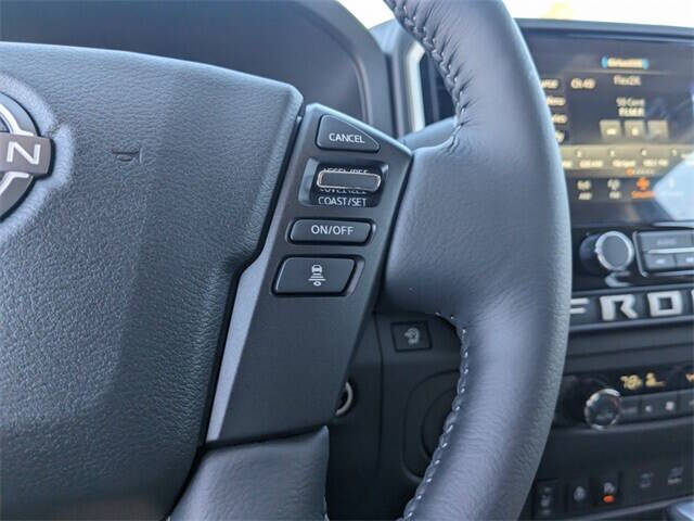 2025 Nissan Frontier SV