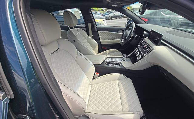 2023 Genesis G70
