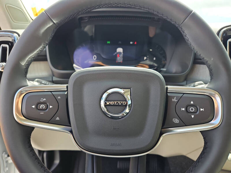 2026 Volvo XC40 B4 Plus