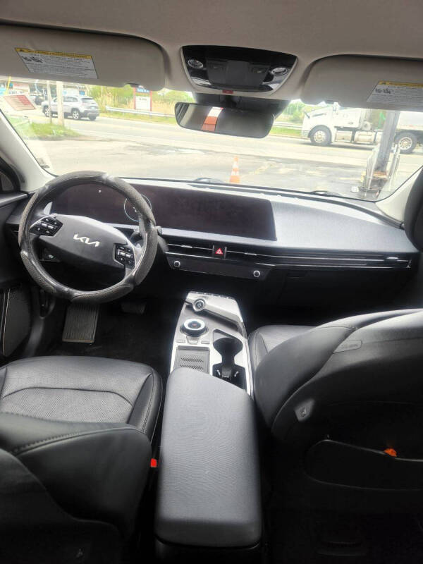 2023 Kia EV6 Wind - Photo 9