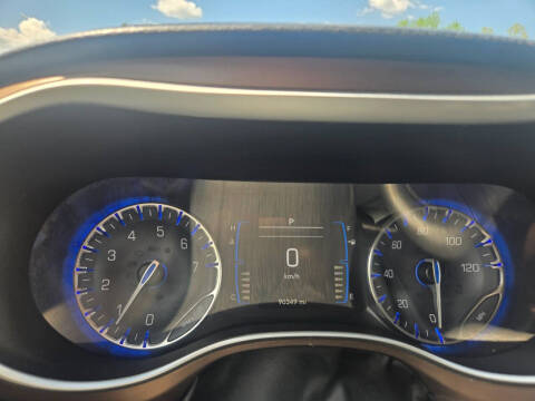 2017 Chrysler Pacifica Touring-L