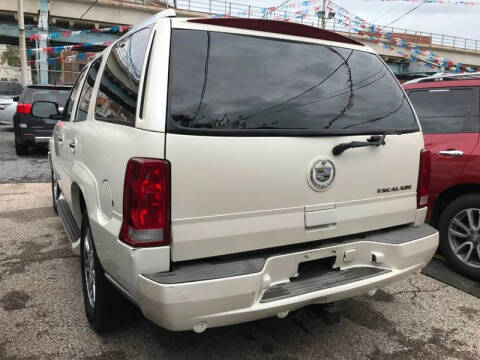 2004 Cadillac Escalade