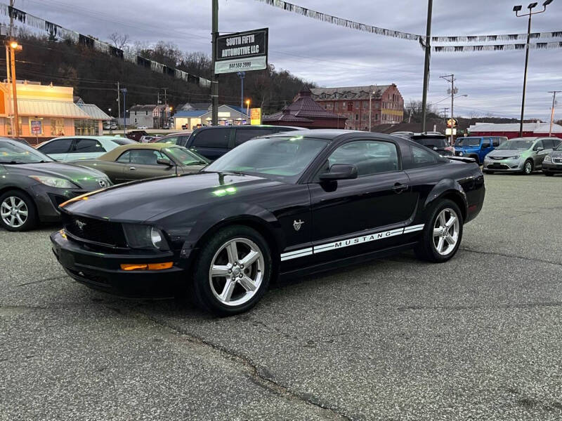 2009 Ford Mustang Deluxe's photo