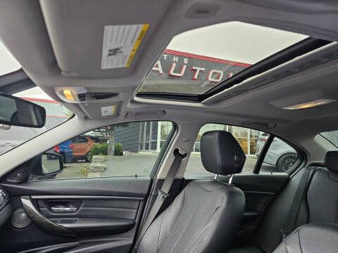 2012 BMW 3 Series 328i