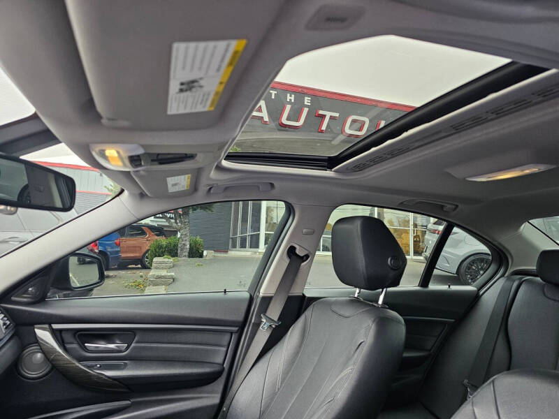 2012 BMW 3 Series 328i