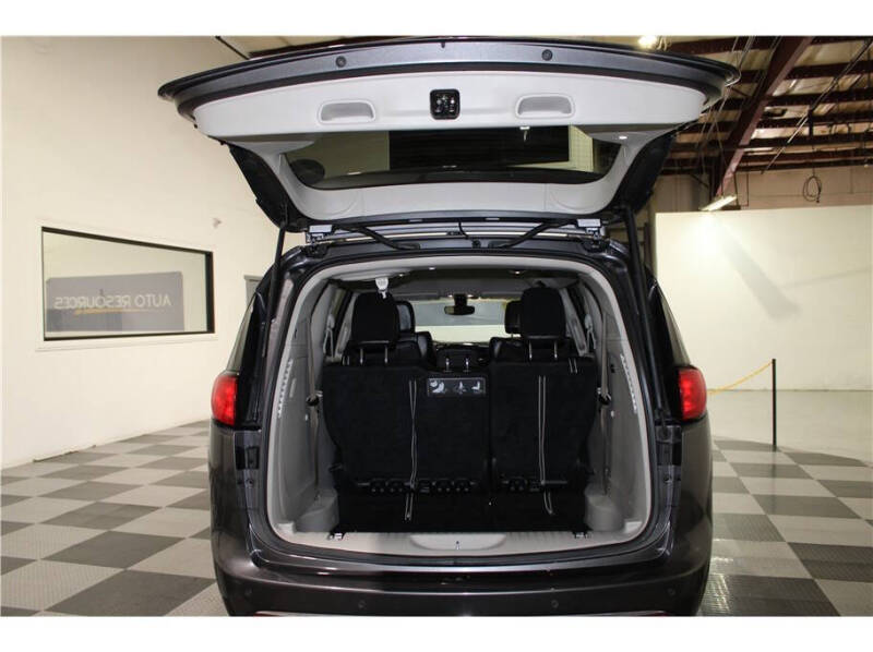2019 Chrysler Pacifica Touring L