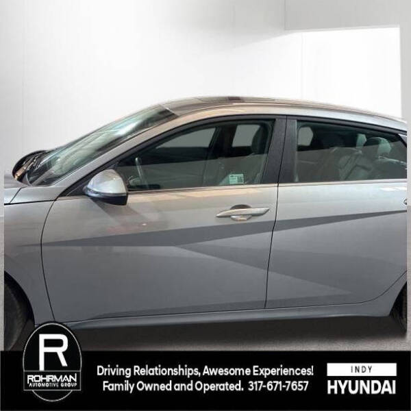 2025 Hyundai Elantra Hybrid Limited