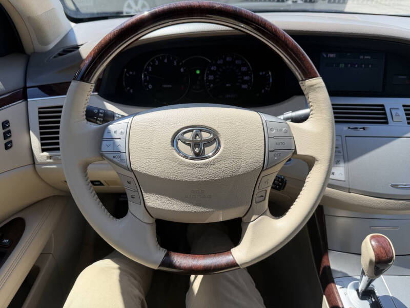 2010 Toyota Avalon XL