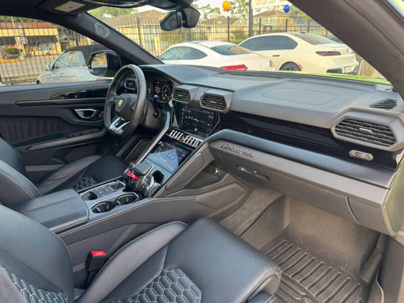 2022 Lamborghini Urus