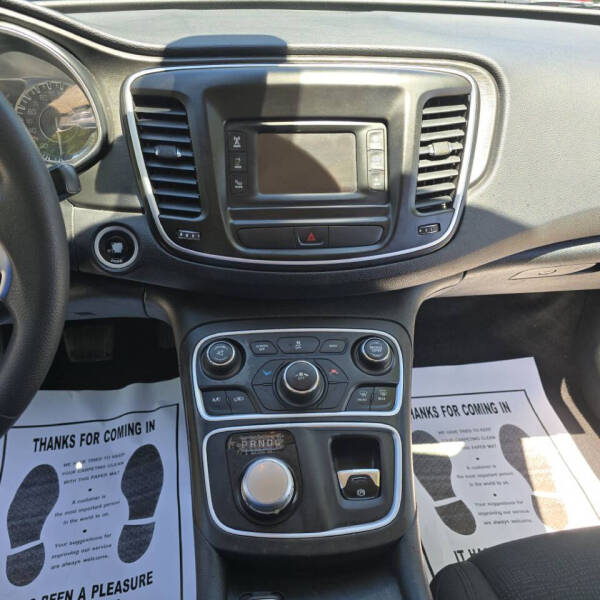 2015 Chrysler 200 Limited
