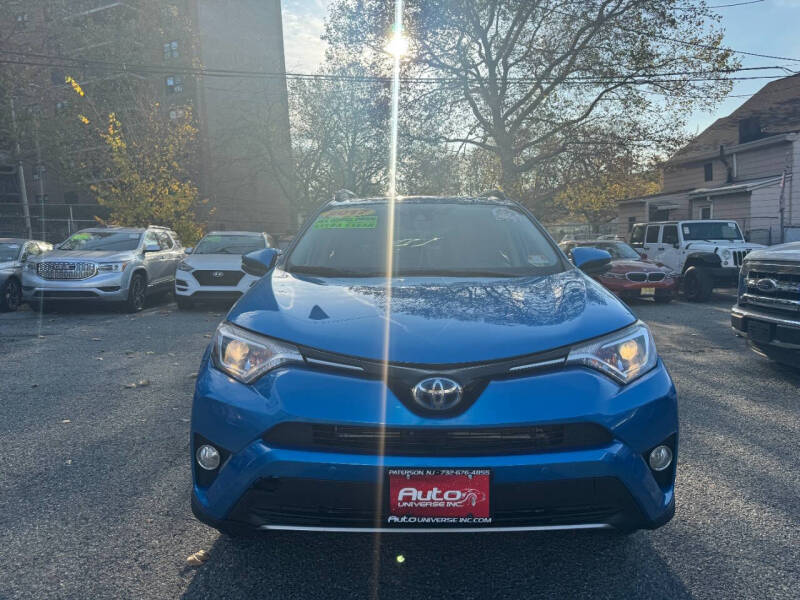 2017 Toyota RAV4 XLE photo 3