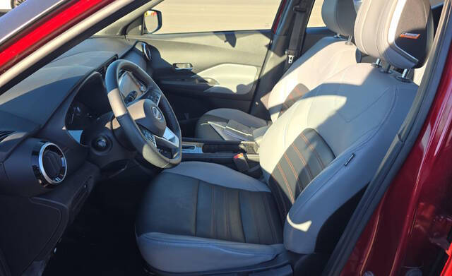 2023 Nissan Kicks SR