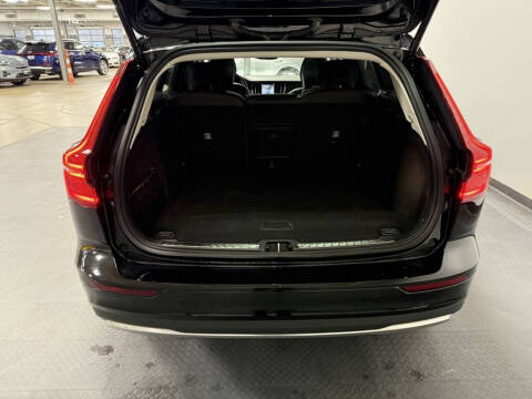 2023 Volvo V60 Cross Country B5 Ultimate