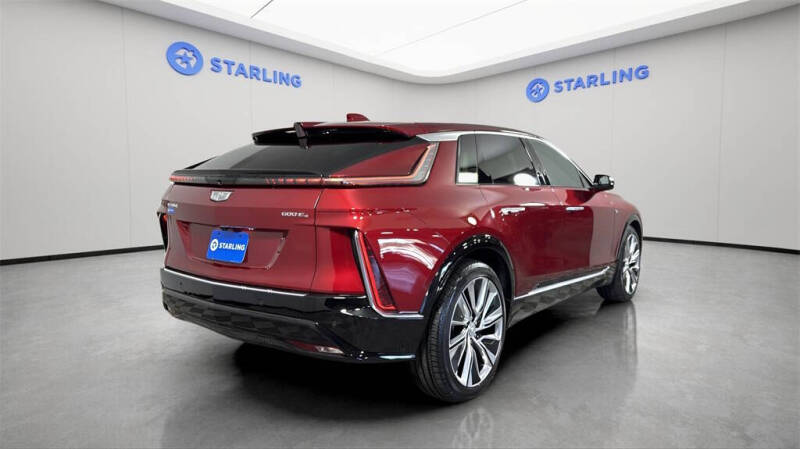 2024 Cadillac LYRIQ Luxury 3