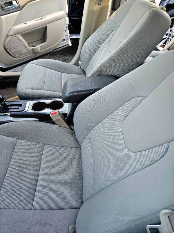 2012 Ford Fusion S