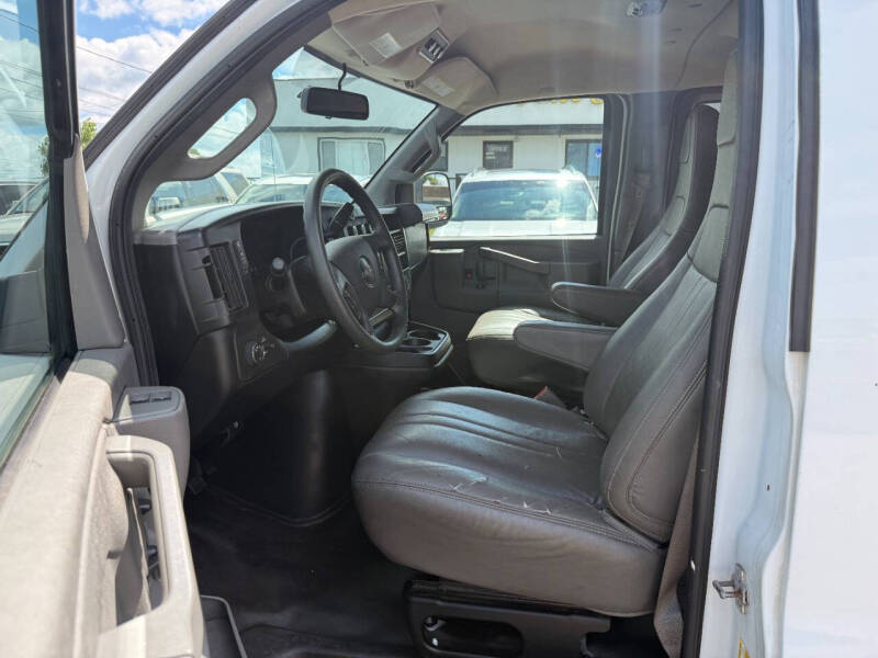 2017 GMC Savana LS 3500