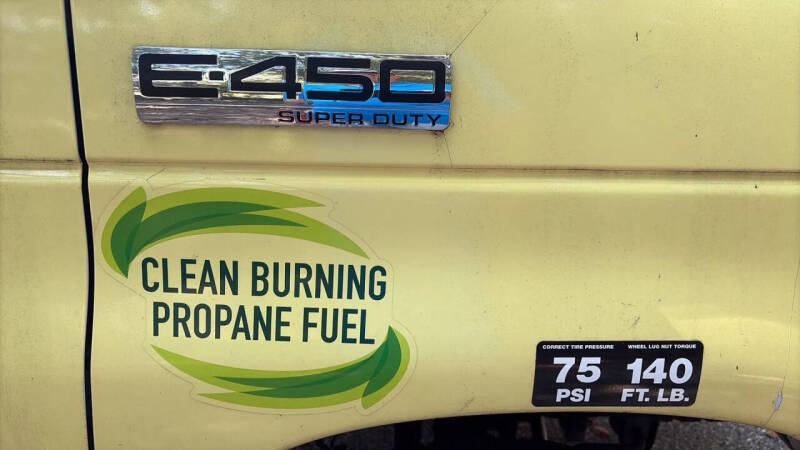 2018 Ford E-Series E-450 SD