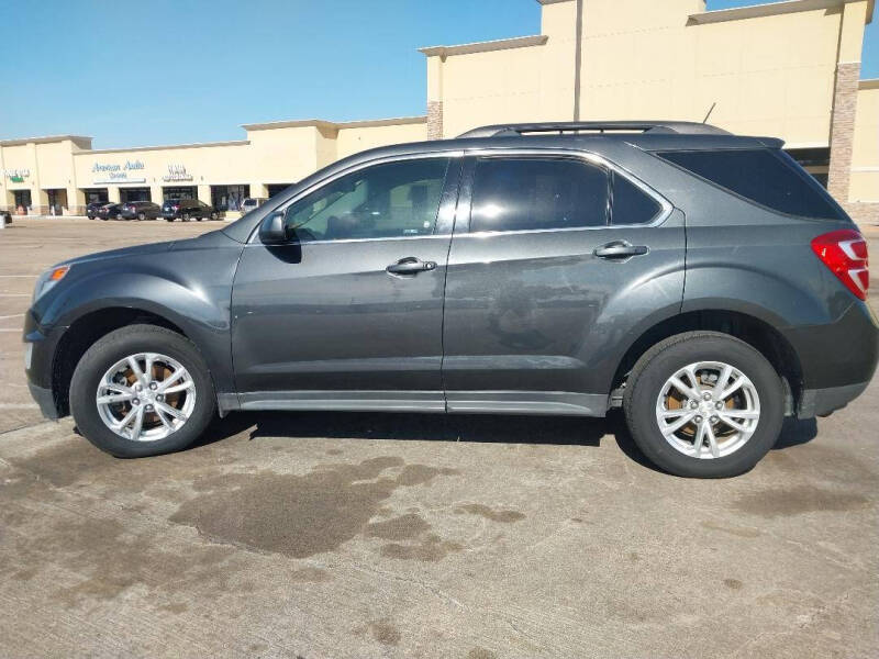 2017 Chevrolet Equinox LT photo 9