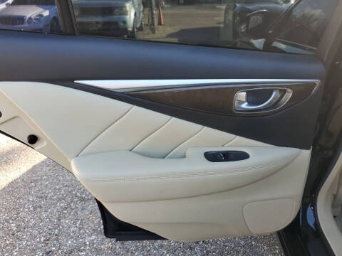 2015 Infiniti Q50 Premium