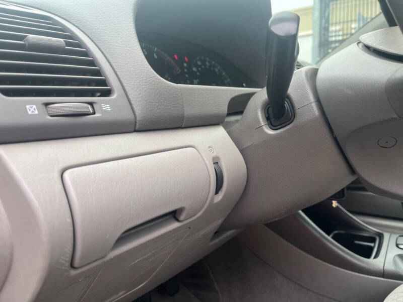 2003 Toyota Camry LE