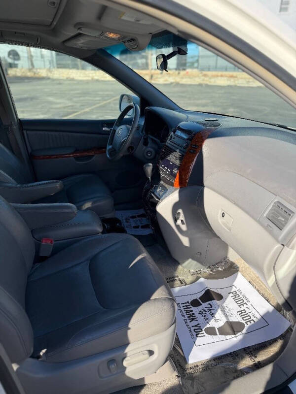 2008 Toyota Sienna XLE