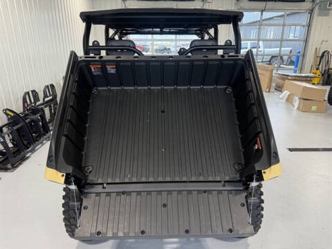 2025 Segway UT10 CREW