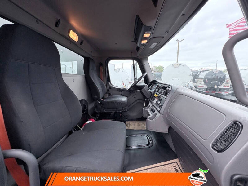 2020 Freightliner M2 106
