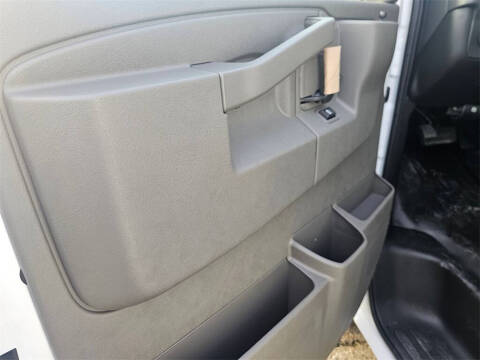 2025 Chevrolet Express 2500