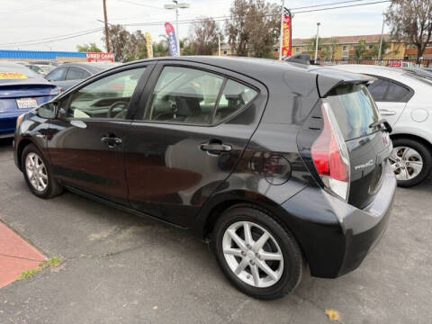 2016 Toyota Prius c Three